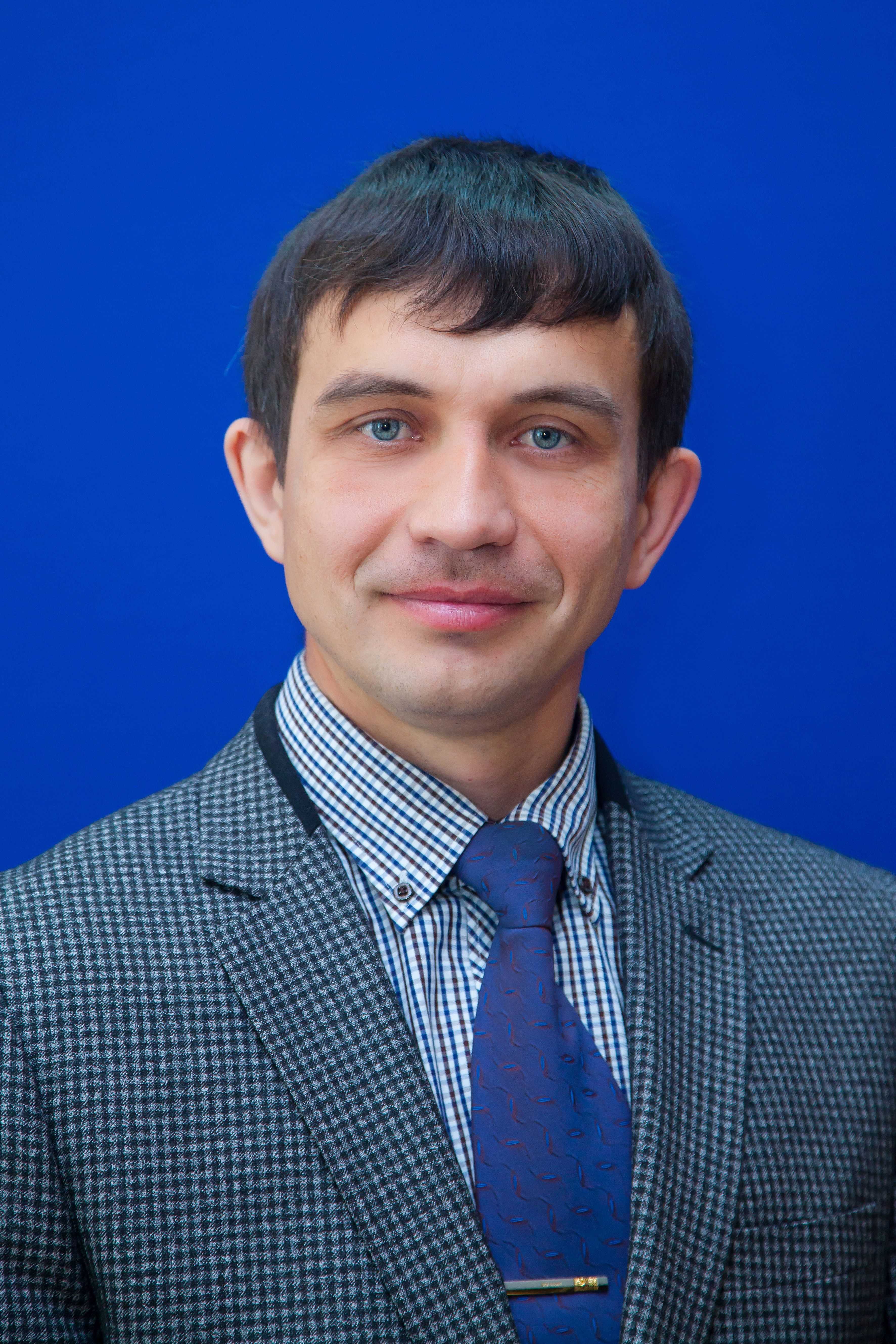 Зябликов Александр Николаевич, методист.